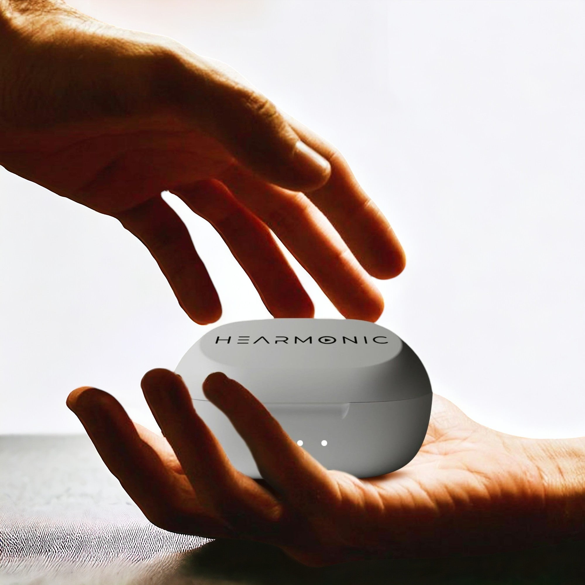 Hearmonic X Pro RIC hearing aid with Bluetooth technology and AI sound detection.